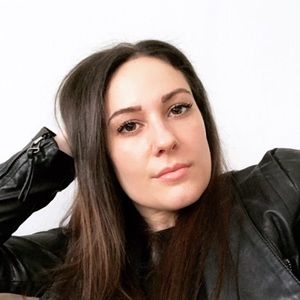 Meet your Posher, Caitlin